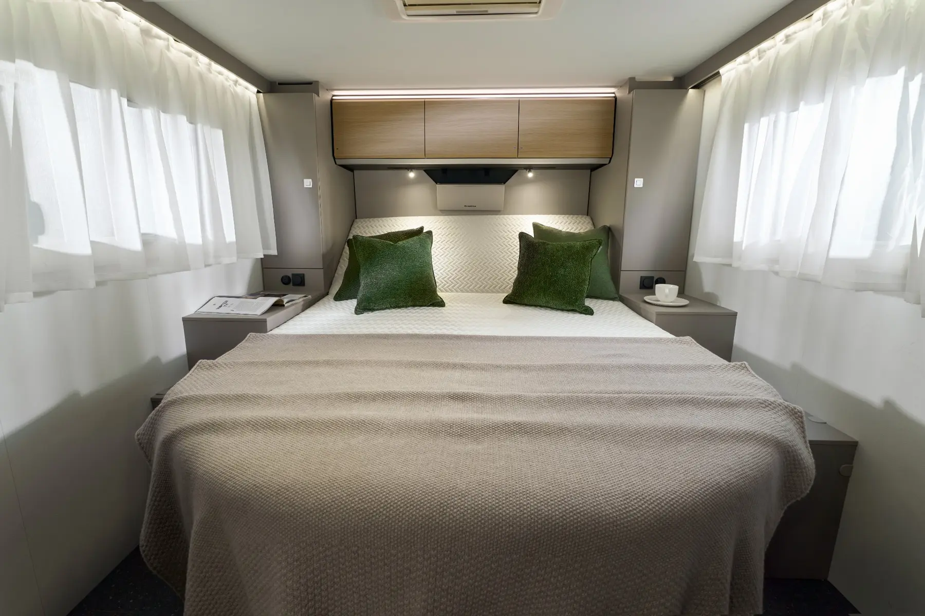 Schlafbereich des ADRIA COMPACT 2027